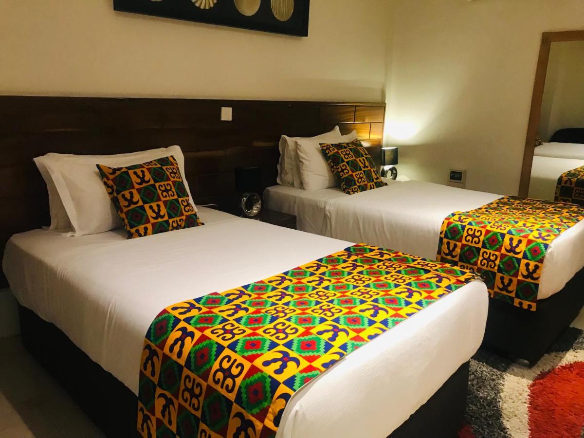 Airport West Hotel Accra Exteriör bild