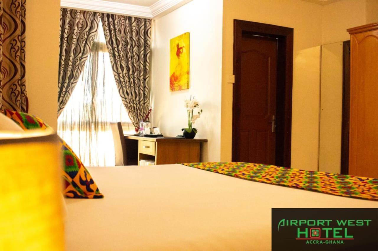 Airport West Hotel Accra Exteriör bild