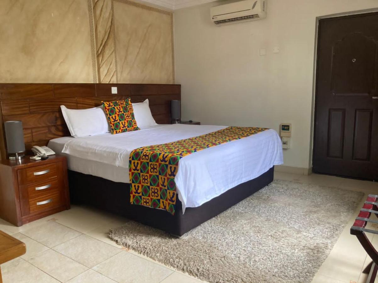 Airport West Hotel Accra Exteriör bild