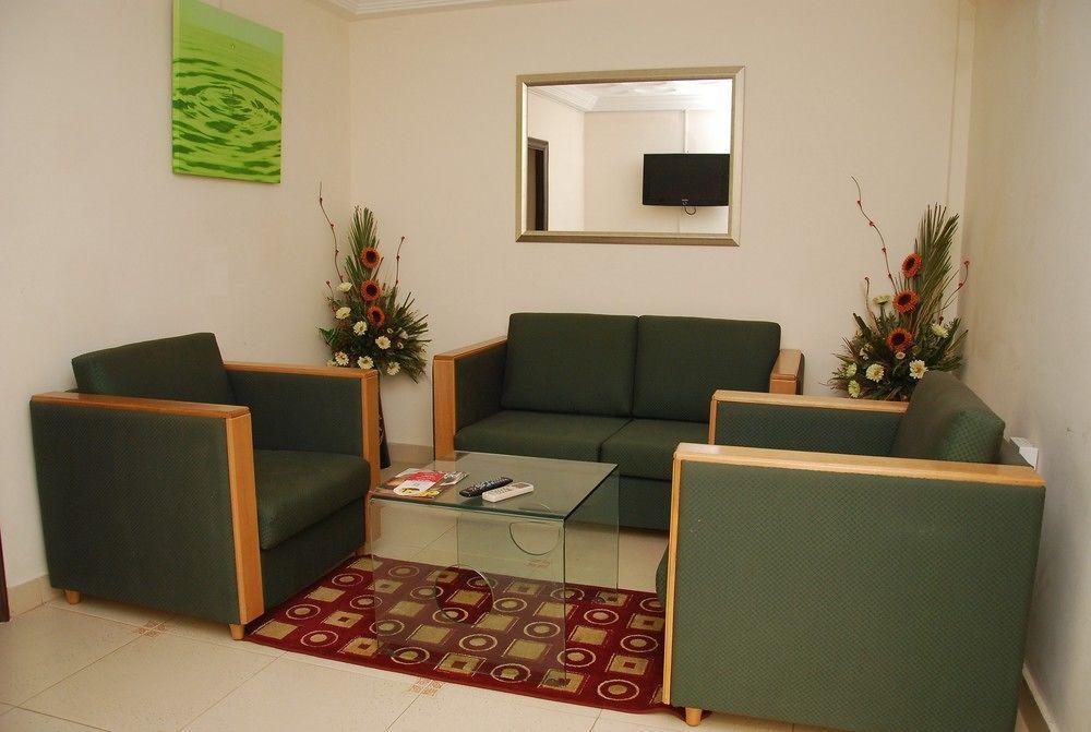 Airport West Hotel Accra Exteriör bild