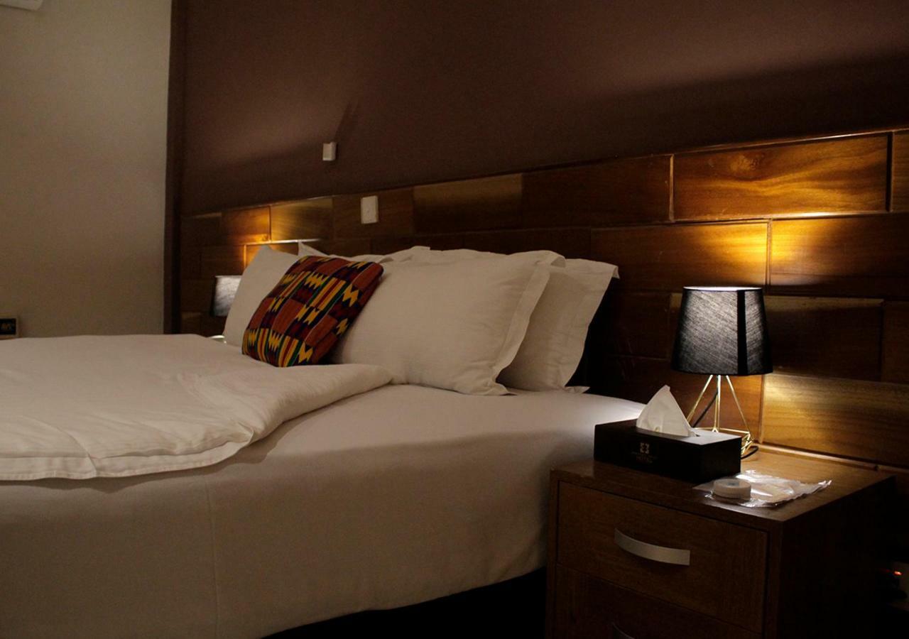 Airport West Hotel Accra Exteriör bild