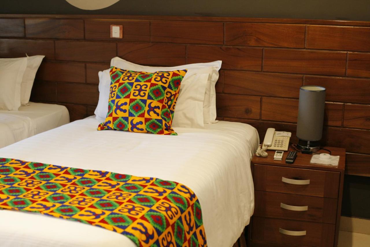 Airport West Hotel Accra Exteriör bild